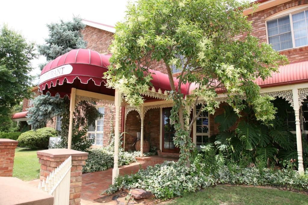 Australian Heritage Motor Inn Дабо Екстериор снимка