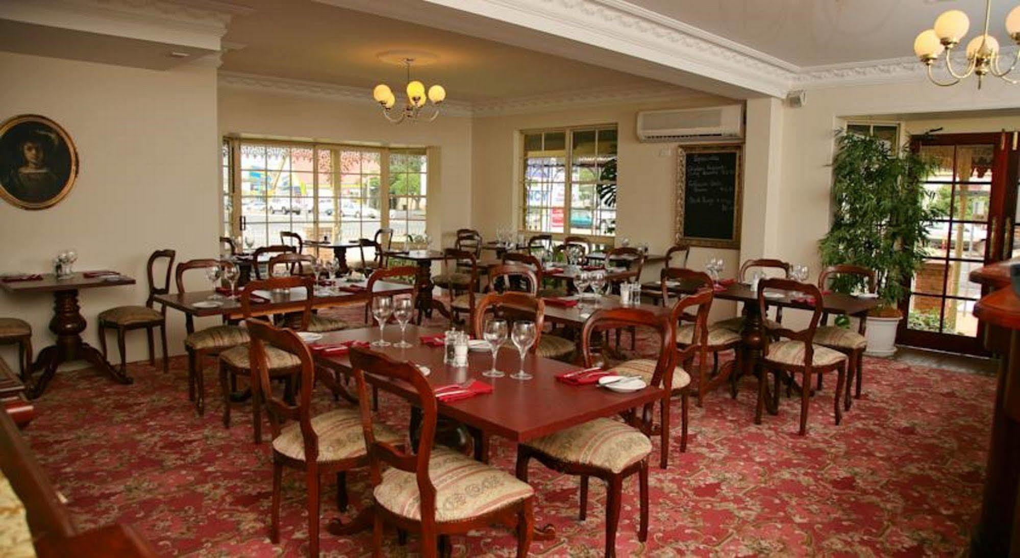 Australian Heritage Motor Inn Дабо Екстериор снимка